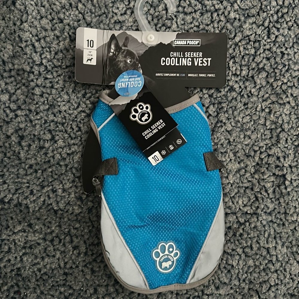 NWT Canada Pooch Chill Seeker Cooling Vest